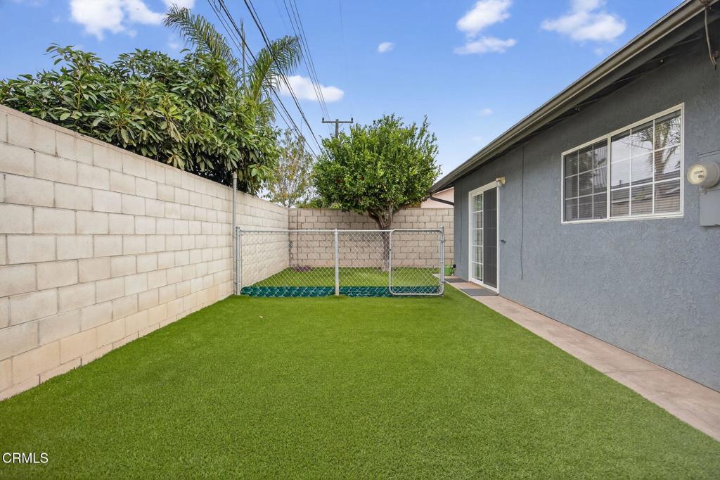1501 Morris Street Oxnard, CA 93030 - Photo 27 of 34 a view of a backyard with a garden