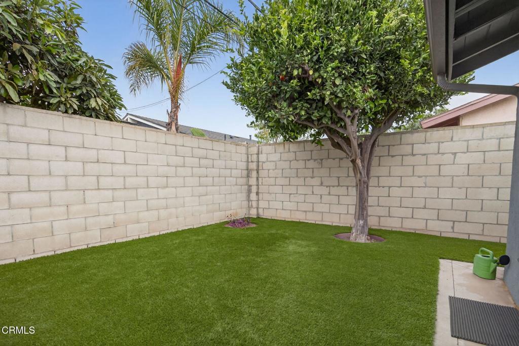 1501 Morris Street Oxnard, CA 93030 - Photo 29 of 34 a view of a backyard with a garden