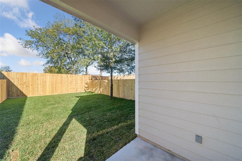 214 West Lewis Street Conroe, TX 77301 - Photo 11 of 19