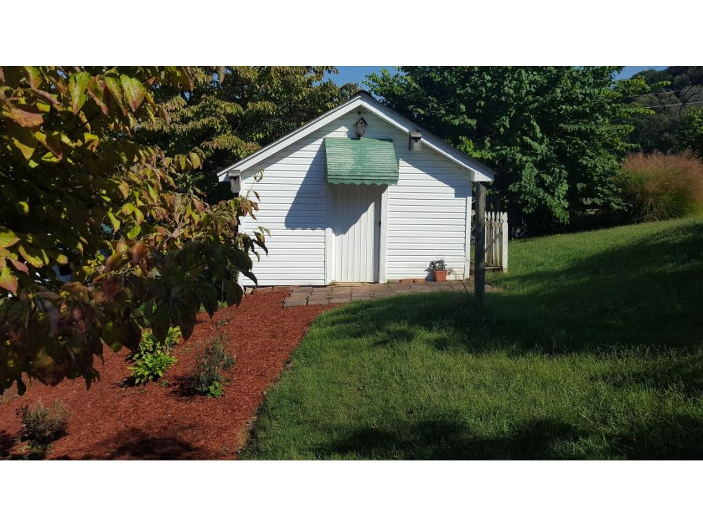 102 Riggs Road Watauga, TN 37694 - Photo 35 of 36 Upper Part of Garage