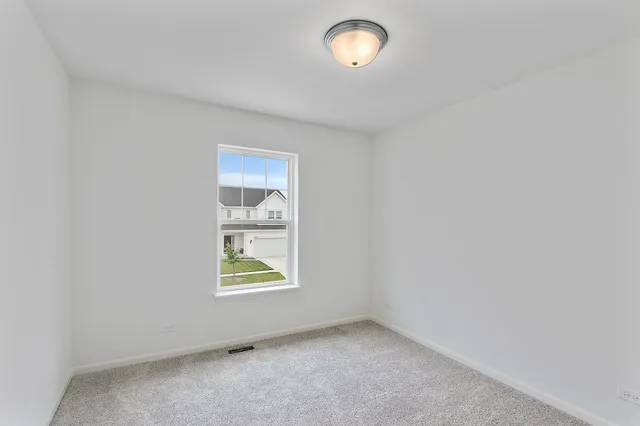 $469,990 | 32018 Savannah Drive, Lakemoor, IL 60051