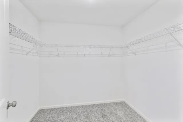 $469,990 | 32018 Savannah Drive, Lakemoor, IL 60051