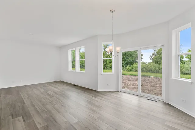 $469,990 | 32018 Savannah Drive, Lakemoor, IL 60051