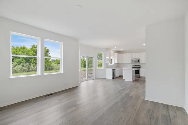 $469,990 | 32018 Savannah Drive, Lakemoor, IL 60051