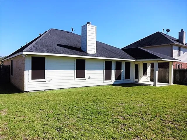 $2,385 | 2420 Avalon Trace Lane, Pearland, TX 77581