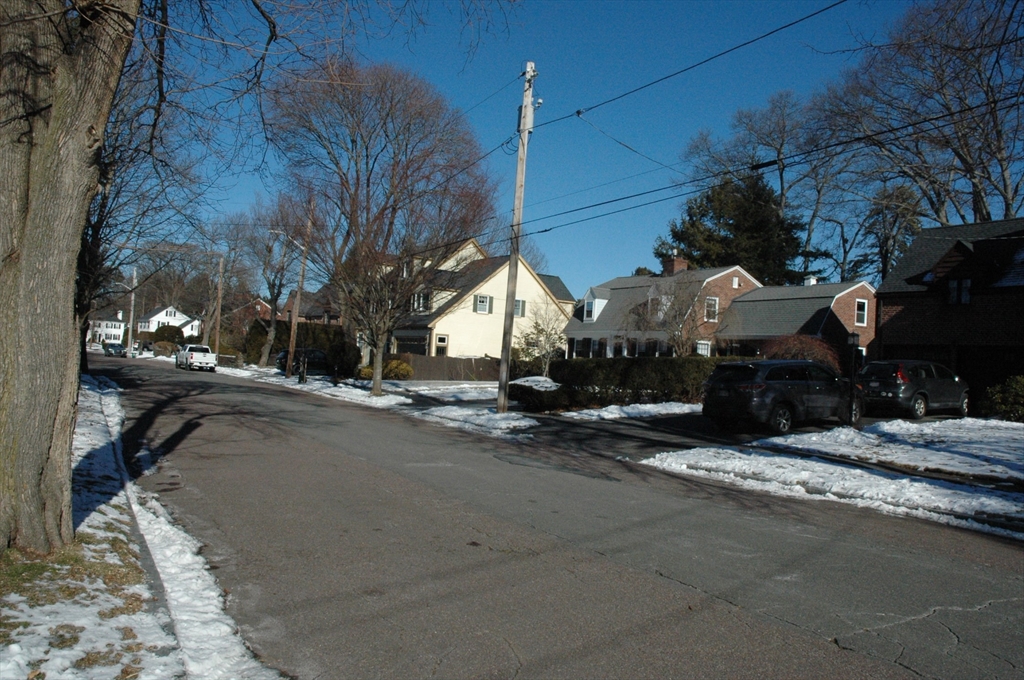 32 Marmion Road Melrose, MA 02176 - Photo 3 of 6 Gallery Image 3