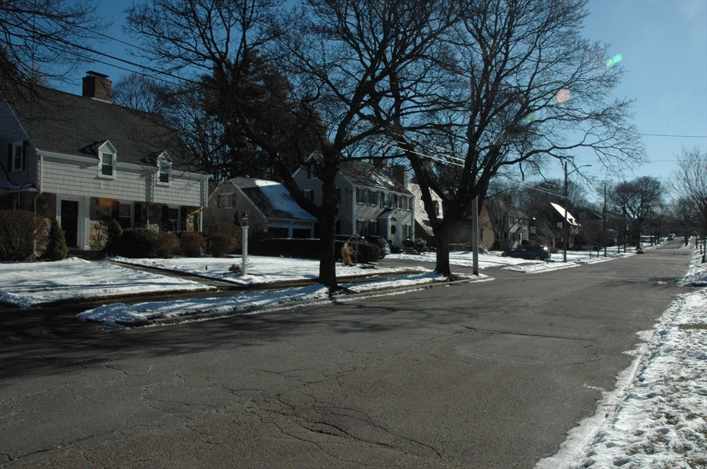 32 Marmion Road Melrose, MA 02176 - Photo 4 of 6 Gallery Image 4