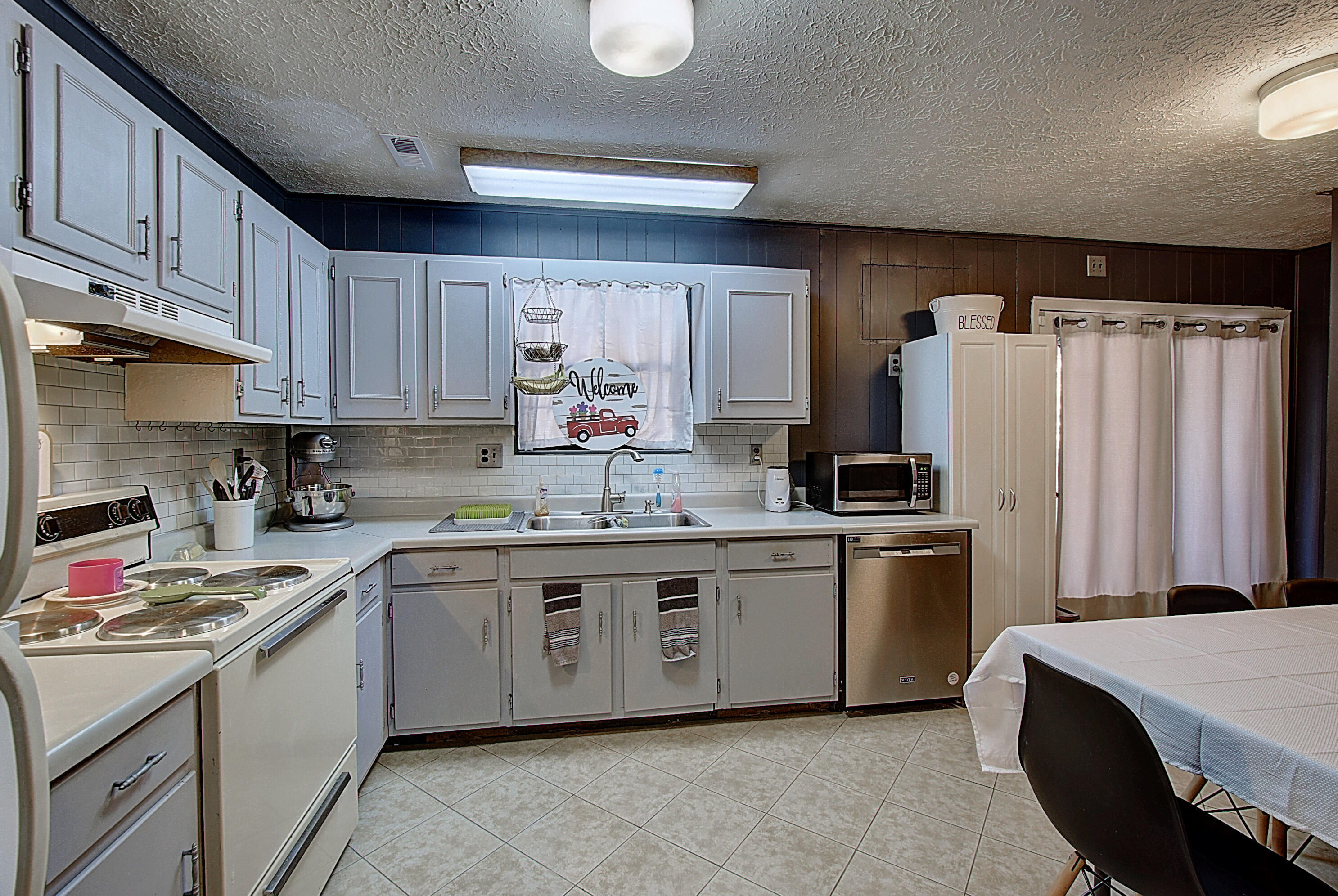 322 Sims Hill Road Elizabethton, TN 37643 - Photo 11 of 35 DSC_0064And8more