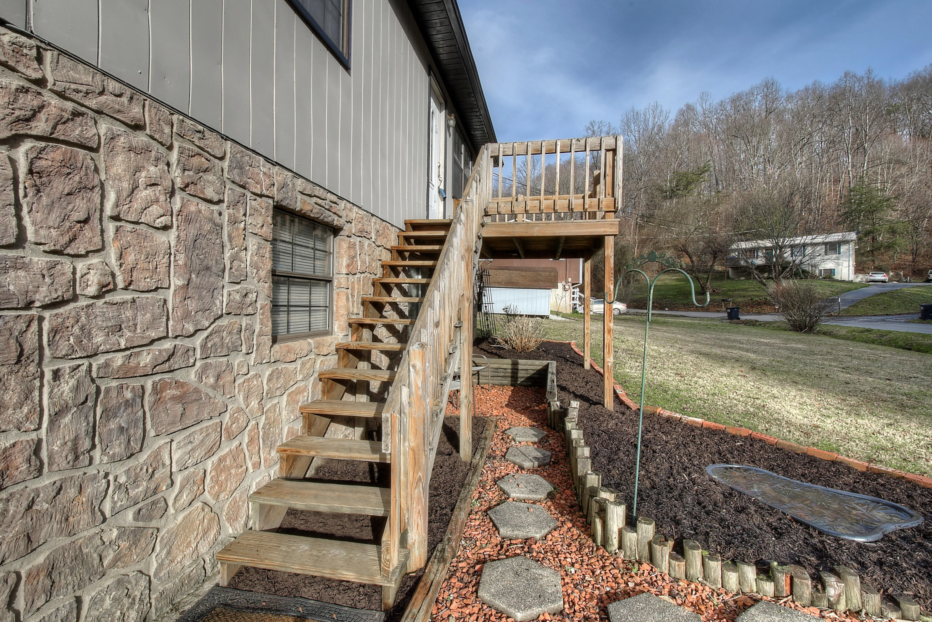 322 Sims Hill Road Elizabethton, TN 37643 - Photo 5 of 35 5