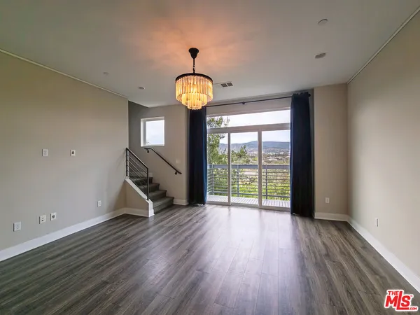 $5,200 | 2753 Waverly Drive, Unit 1103, Los Angeles, CA 90039