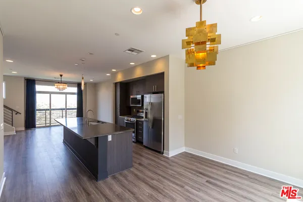 $5,400 | 2753 Waverly Drive, Unit 1103, Los Angeles, CA 90039