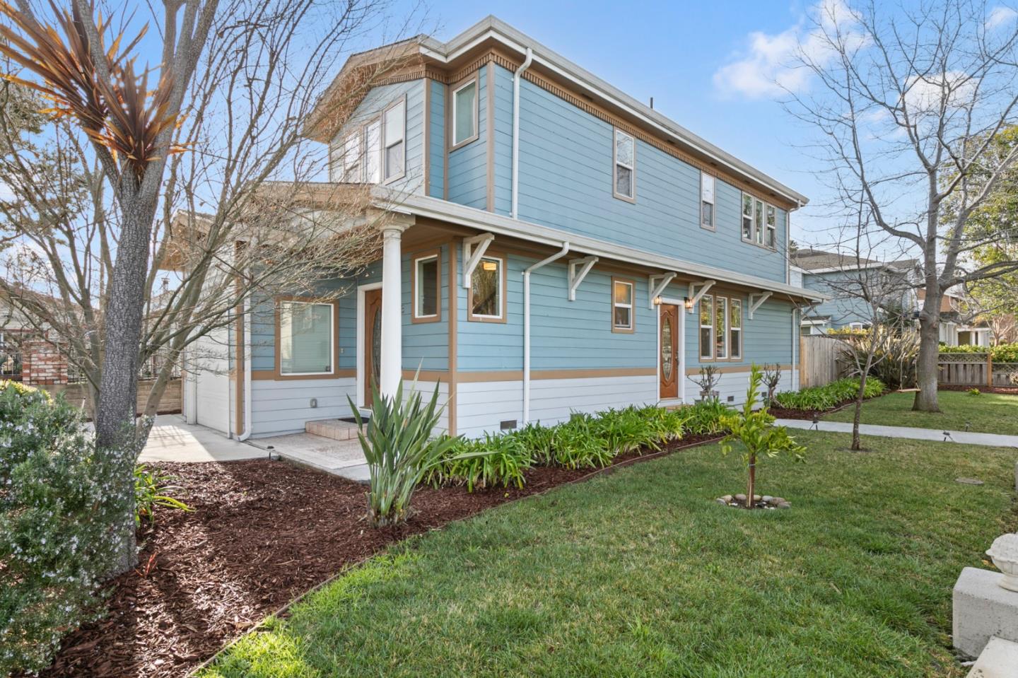 1095 Wright Avenue Mountain View, CA 94043 - Photo 27 of 29 a front view of a house with a yard
