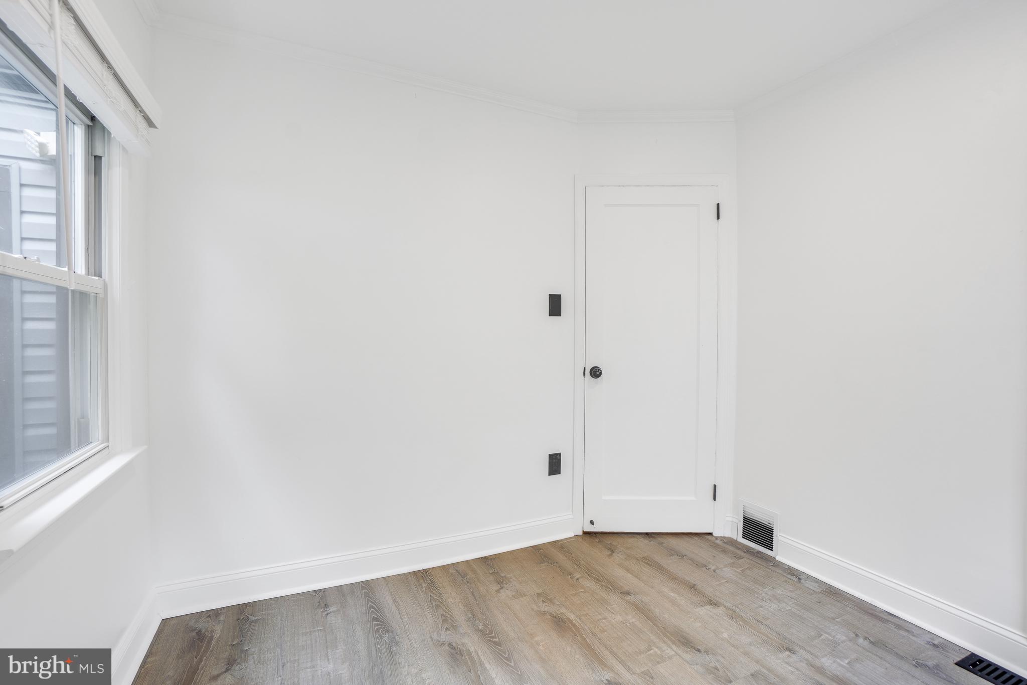 4313 Ivy Glen Road Silver Spring, MD 20906 - Photo 14 of 33 Freshly painted, updated bedroom!