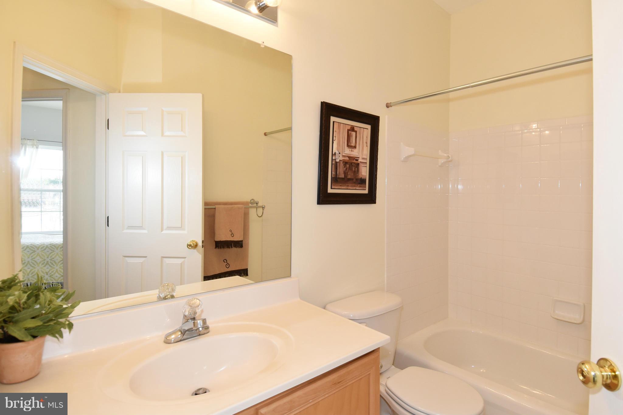 18016 Rockingham Place Germantown, MD 20874 - Photo 22 of 30 Bath