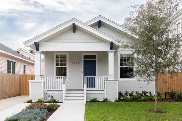 $2,800 | 3209 Avenue P 1/2, Galveston, TX 77550