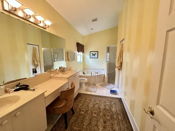 $3,300 | 360 Shoreline Circle, Port St. Lucie, FL 34986