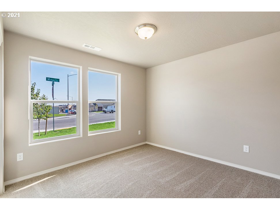 5038 Squirrel Street Springfield, OR 97478 - Photo 12 of 13