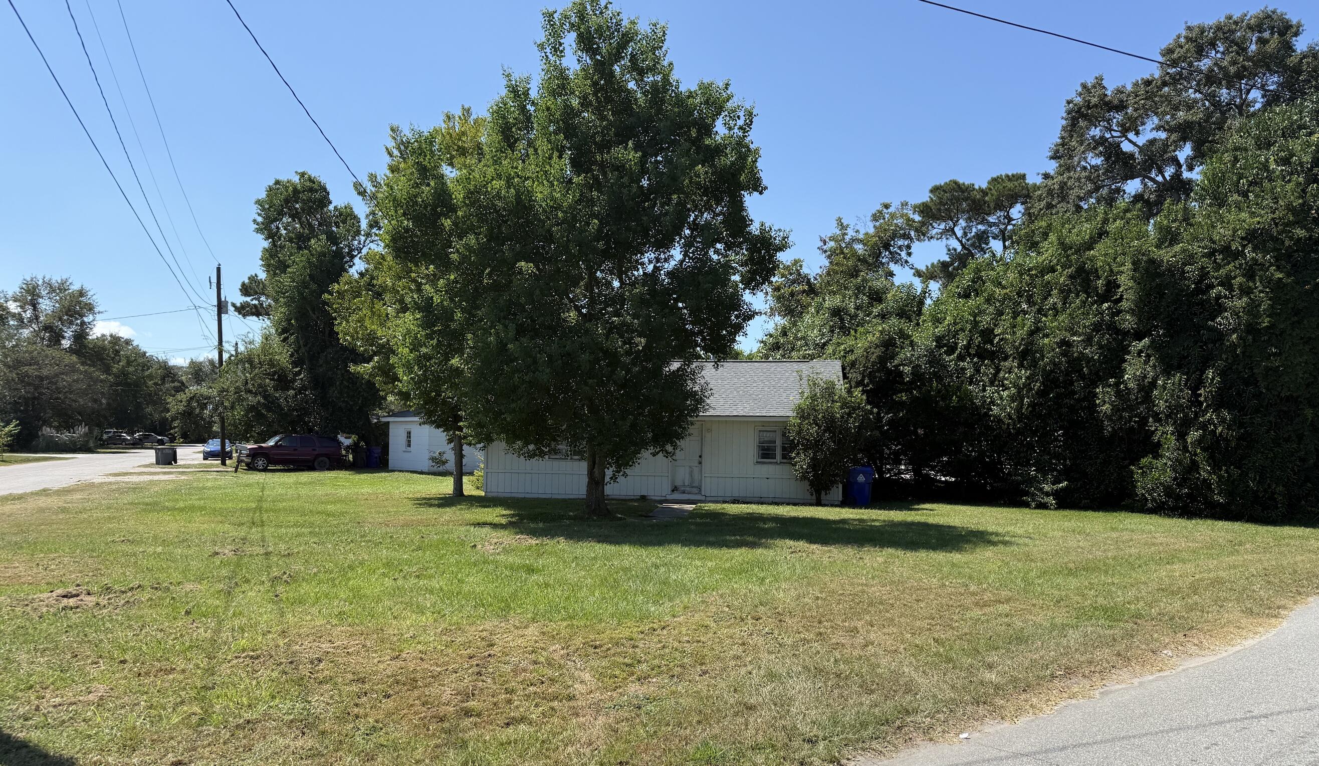 2320 Meridian Rd Front