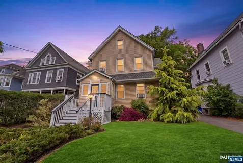 $799,000 | 160 Ashland Avenue, Bloomfield, NJ 07003