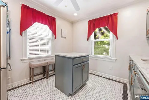 $799,000 | 160 Ashland Avenue, Bloomfield, NJ 07003