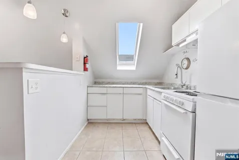 $799,000 | 160 Ashland Avenue, Bloomfield, NJ 07003