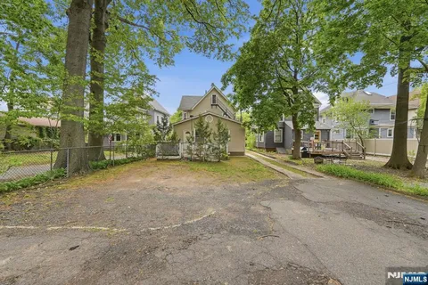 $799,000 | 160 Ashland Avenue, Bloomfield, NJ 07003
