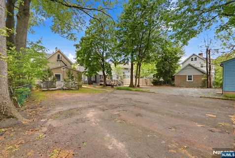 $799,000 | 160 Ashland Avenue, Bloomfield, NJ 07003