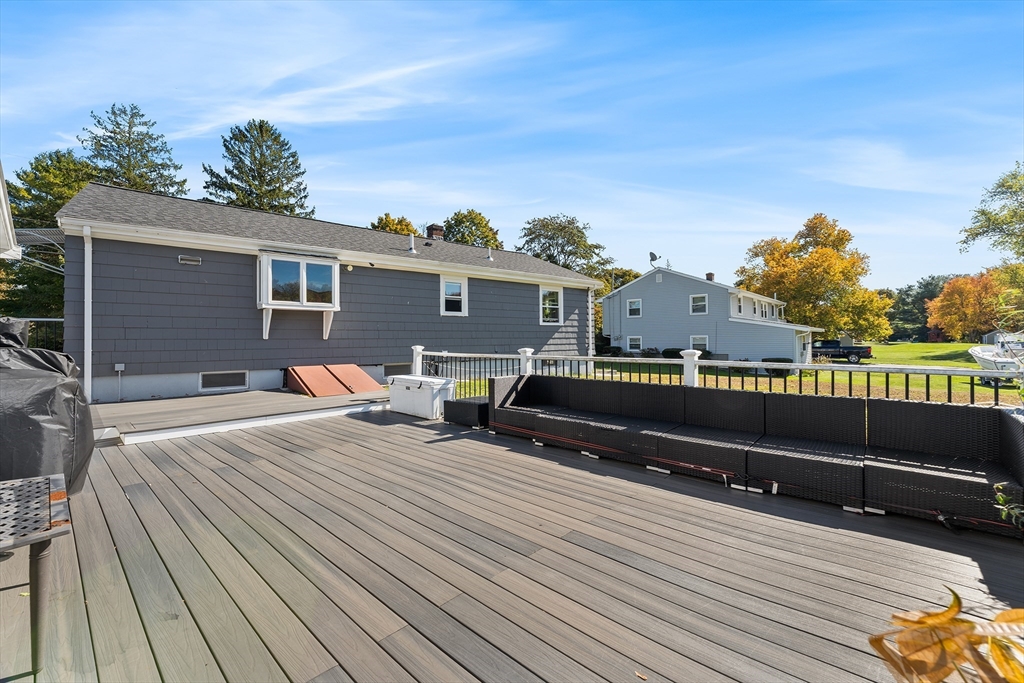 850 Hortonville Road Swansea, MA 02777 - Photo 26 of 33