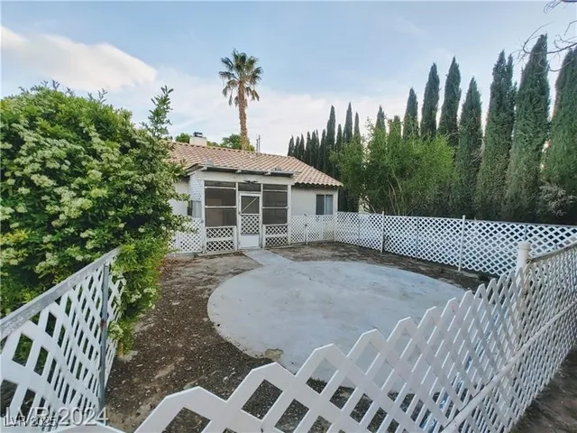 $1,950 | 5610 Bridger Street, Pahrump, NV 89061