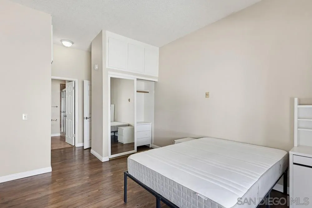 8324 Regents Road, Unit 2E San Diego, CA 92122 - Photo 18 of 31
