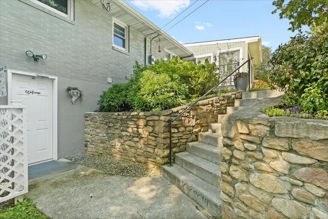 $389,950 | 4309 Cresthill Drive, Roanoke, VA 24018