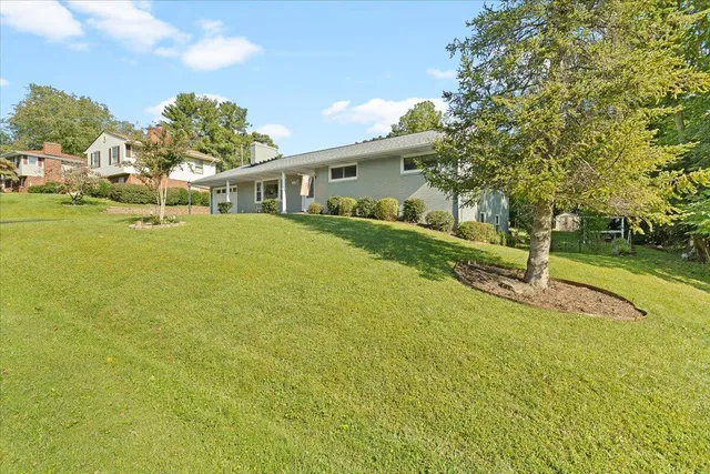 $389,950 | 4309 Cresthill Drive, Roanoke, VA 24018