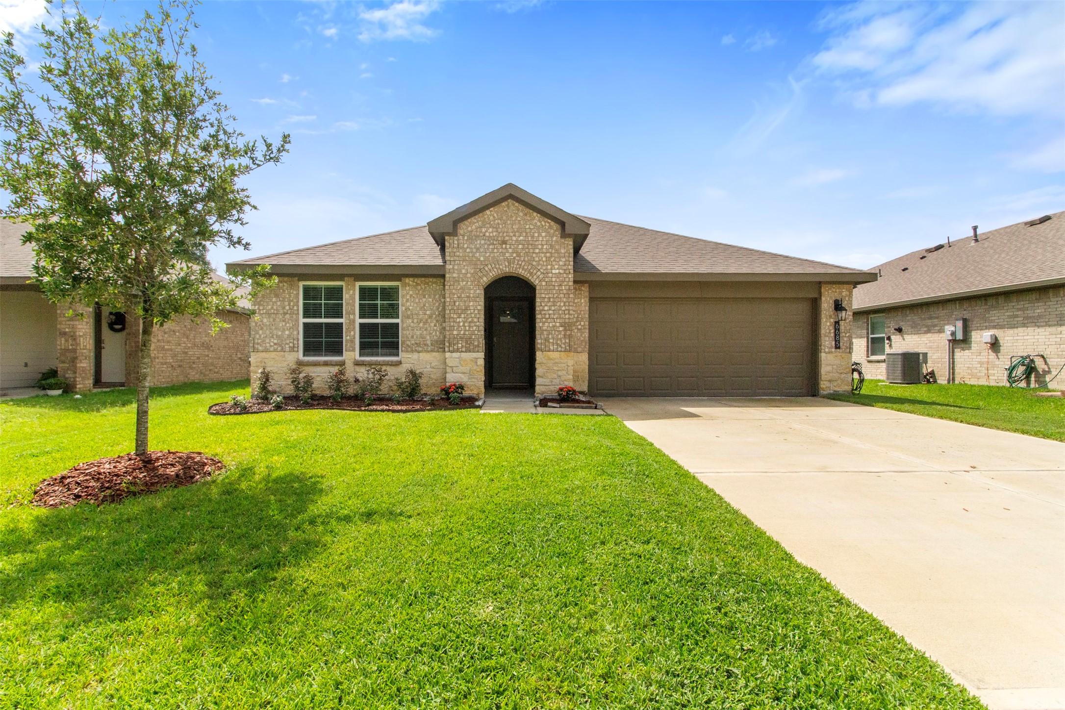 6685 Riplee Street Beaumont, TX 77713 - Photo 2 of 29