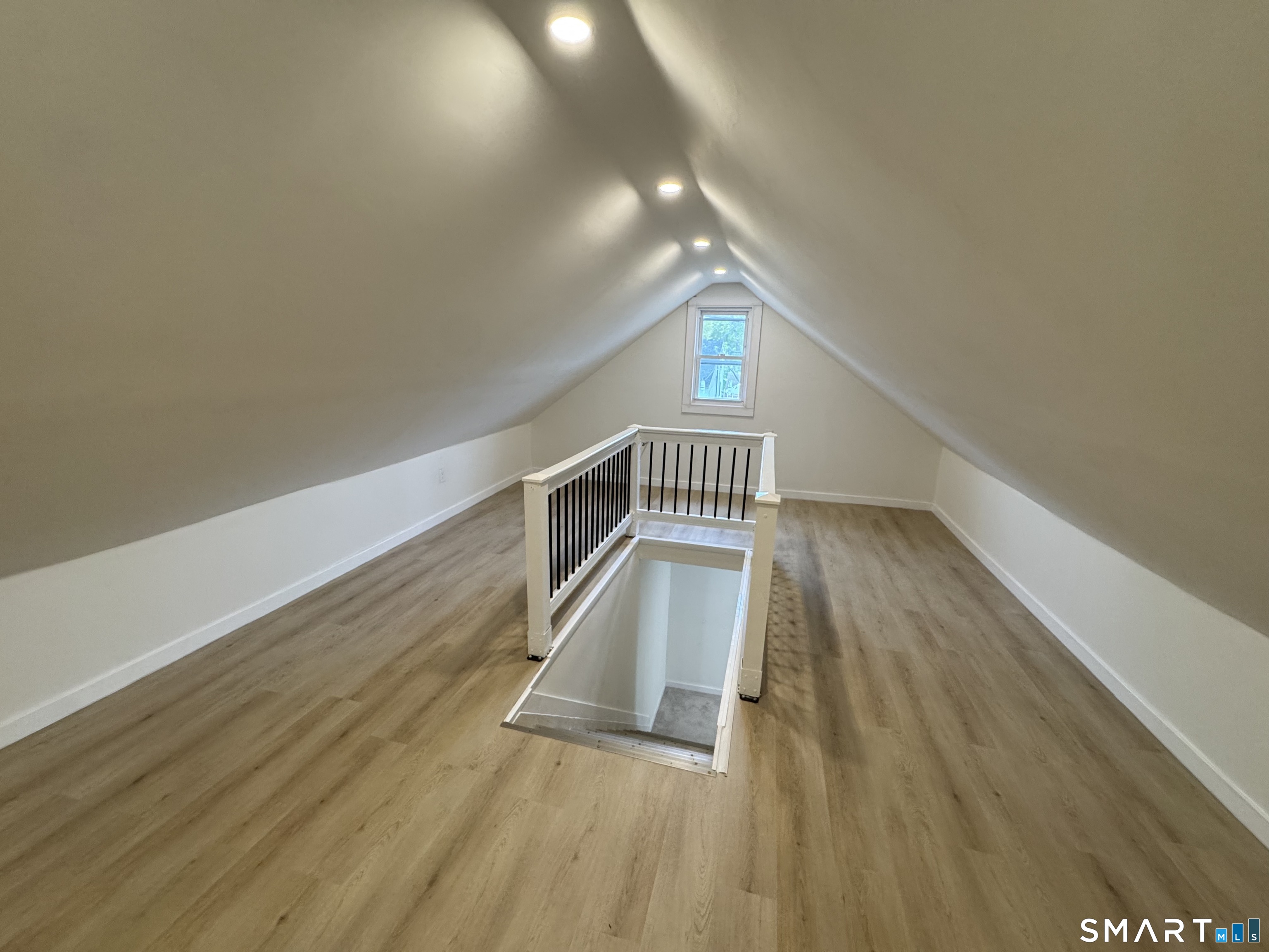1787 Stratfield Road Fairfield, CT 06825 - Photo 10 of 20