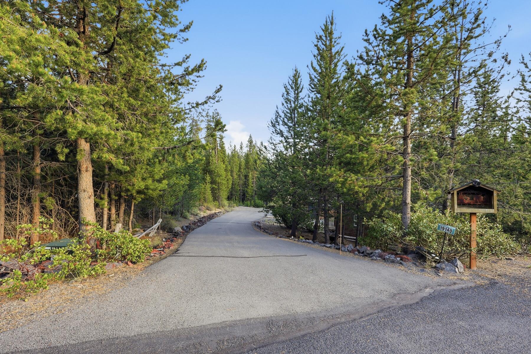 19140 Springfield Court Crescent Lake, OR 97733 - Photo 5 of 50 Top of Driveway