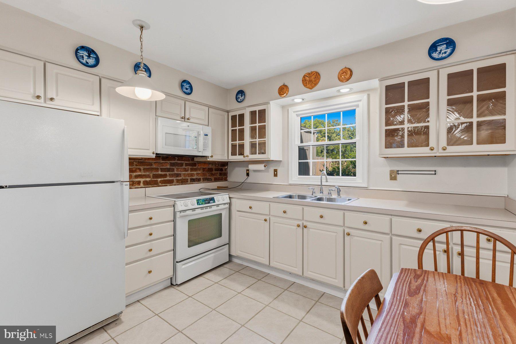 8220 Carrleigh Parkway, Unit 11 Springfield, VA 22152 - Photo 11 of 26