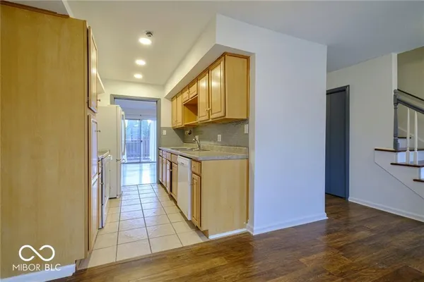 $1,595 | 8527 Canterbury Square East, Indianapolis, IN 46260