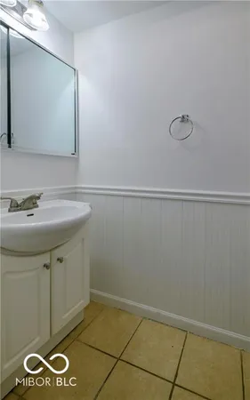 $1,595 | 8527 Canterbury Square East, Indianapolis, IN 46260