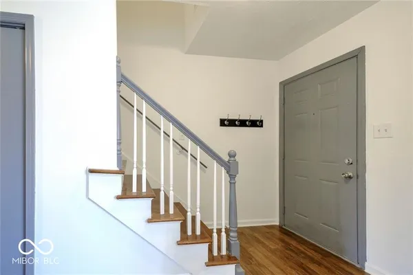 $1,595 | 8527 Canterbury Square East, Indianapolis, IN 46260