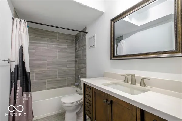 $1,595 | 8527 Canterbury Square East, Indianapolis, IN 46260