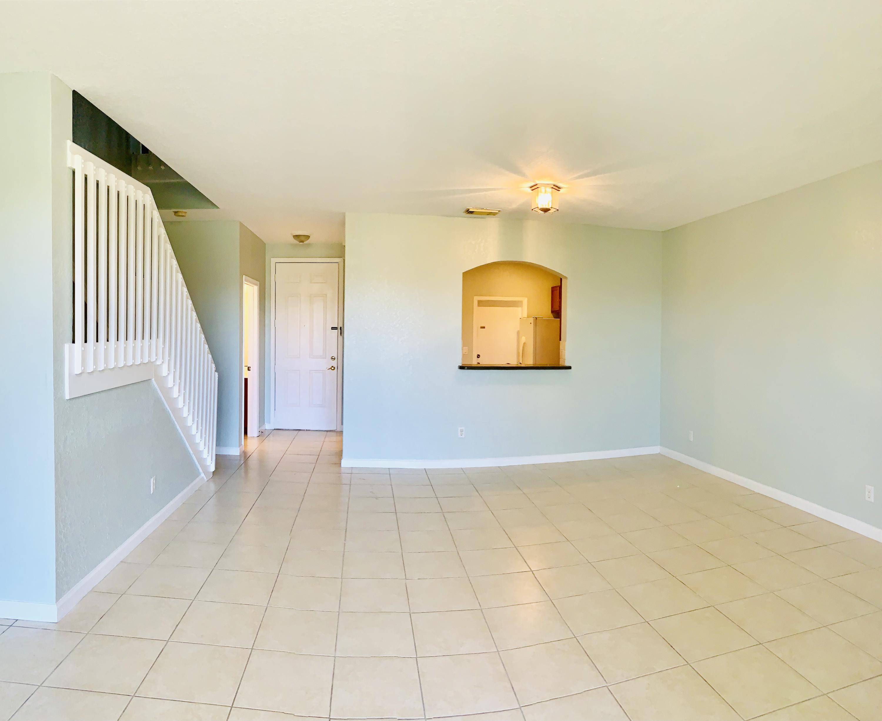 2043 Oakhurst Way Riviera Beach, FL 33404 - Photo 12 of 52 LICING ROOM