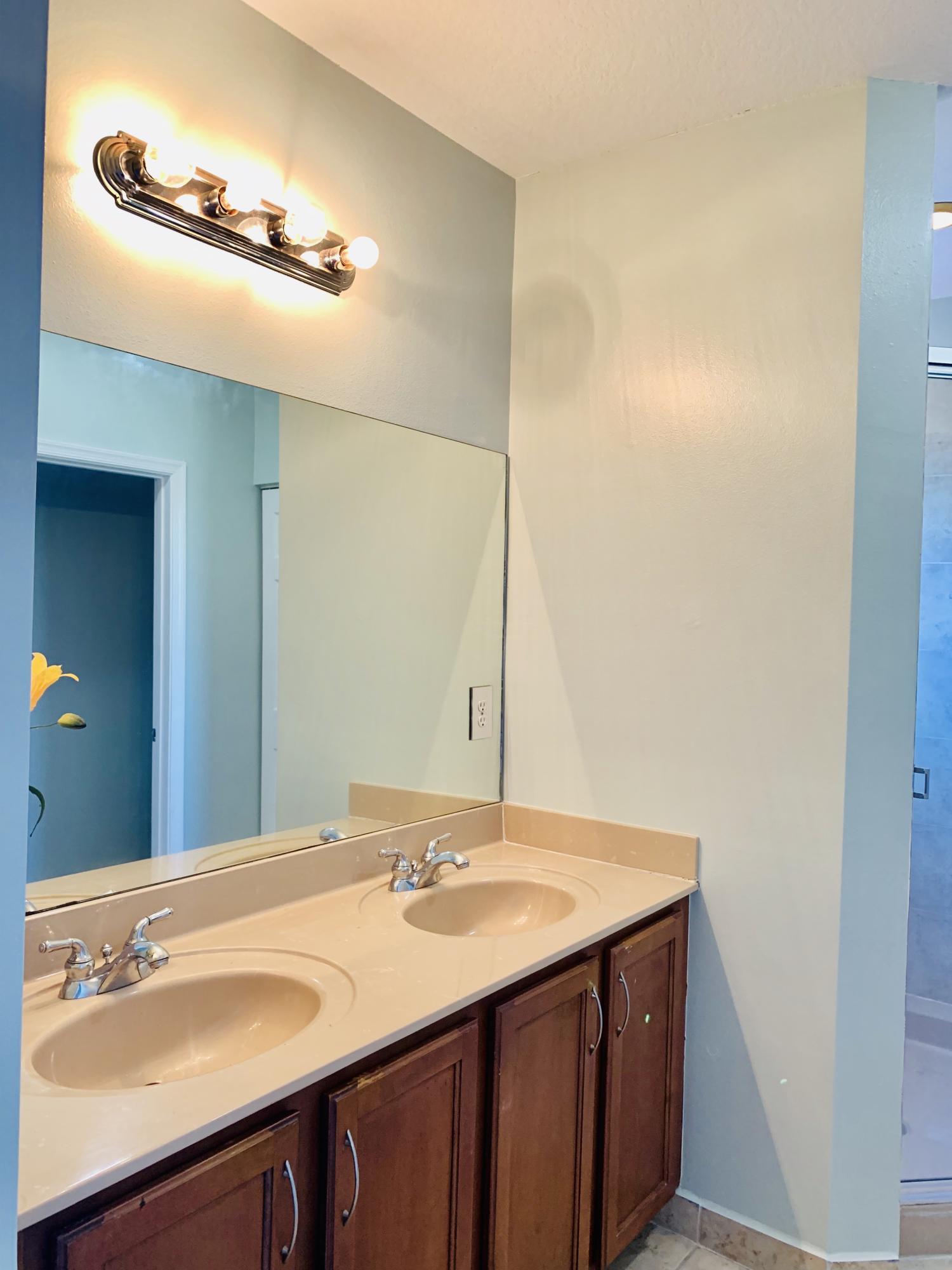 2043 Oakhurst Way Riviera Beach, FL 33404 - Photo 21 of 52 MASTER BATH
