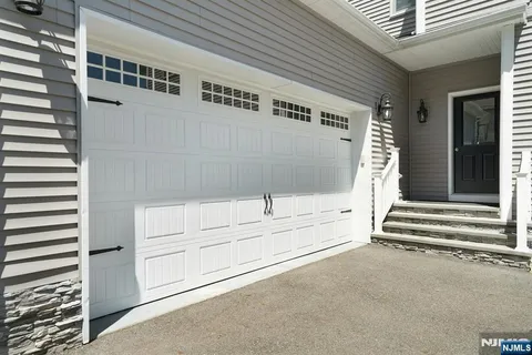 $1,899,000 | 109 Blauvelt Avenue, Ho-Ho-Kus, NJ 07423