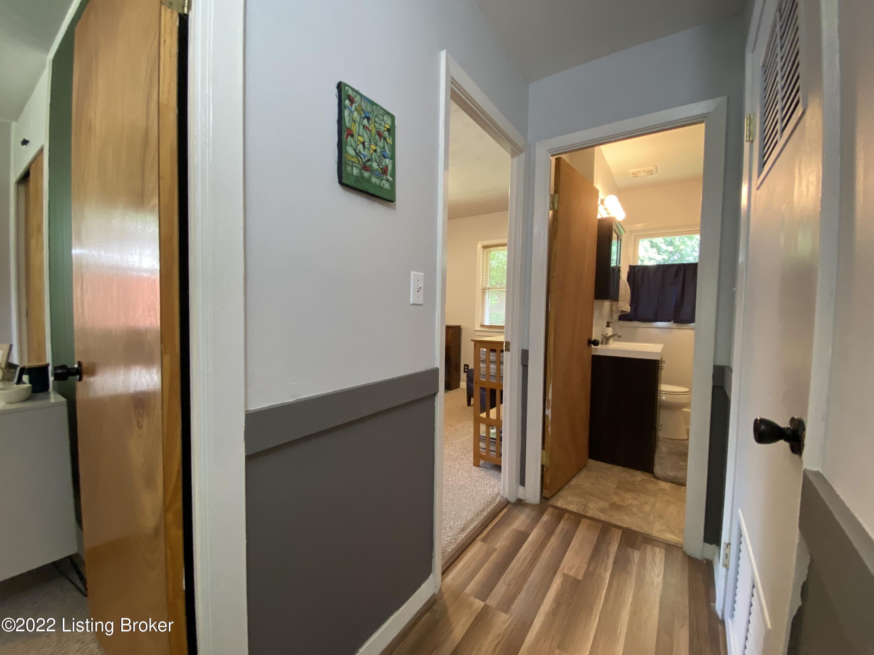 1819 Millgate Road Louisville, KY 40223 - Photo 17 of 26 Hallway 1a