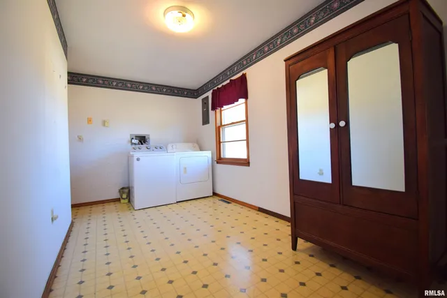 $226,000 | 14880 East Windsong Road, Mount Vernon, IL 62864