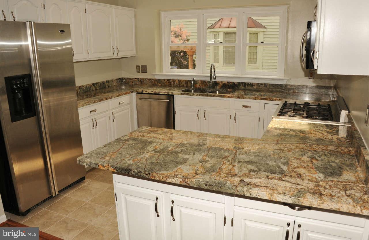 6576 Forsythia Street Springfield, VA 22150 - Photo 3 of 30 Kitchen