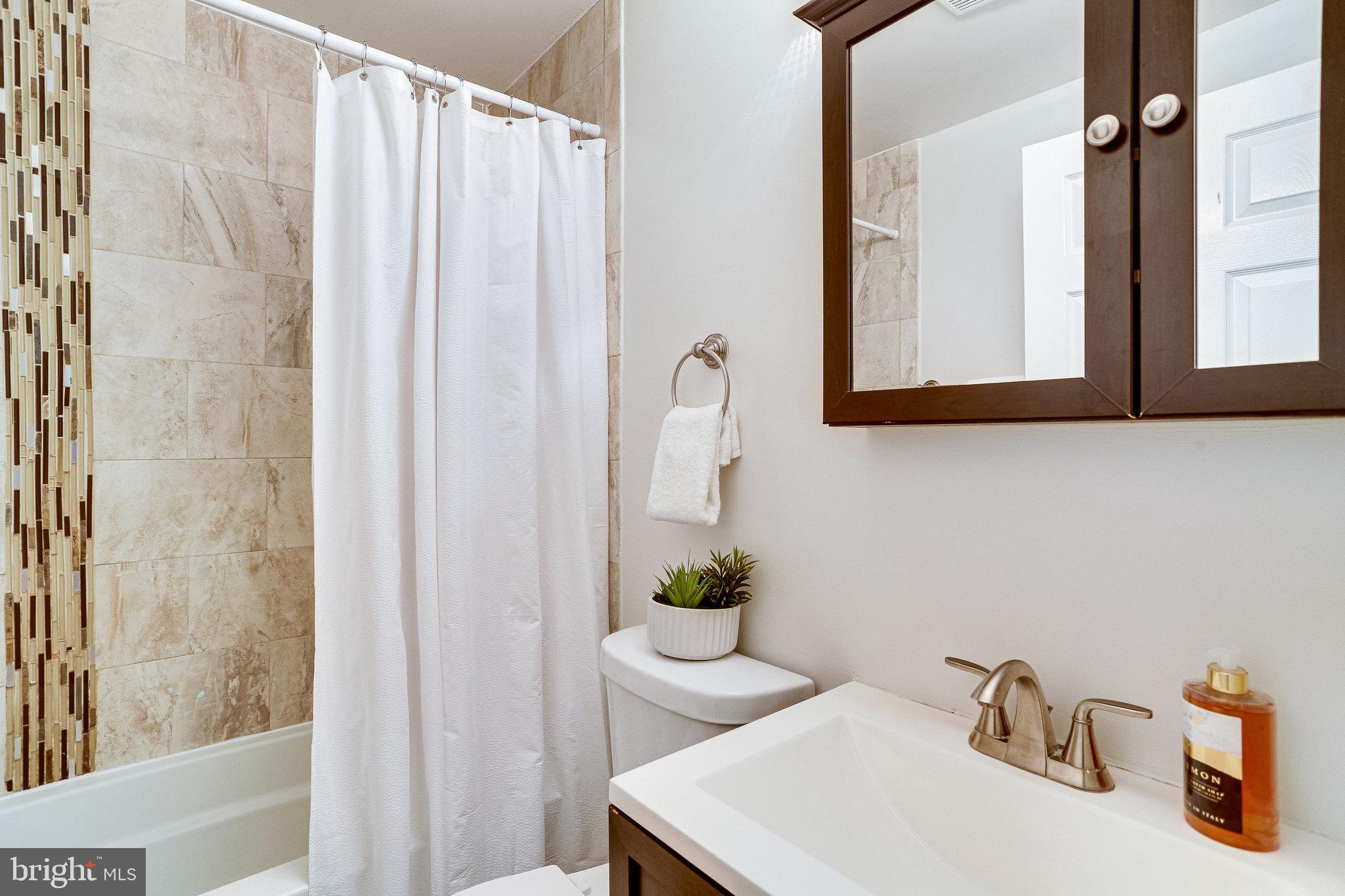 326 14th Place Northeast, Unit 2 Washington, DC 20002 - Photo 13 of 18