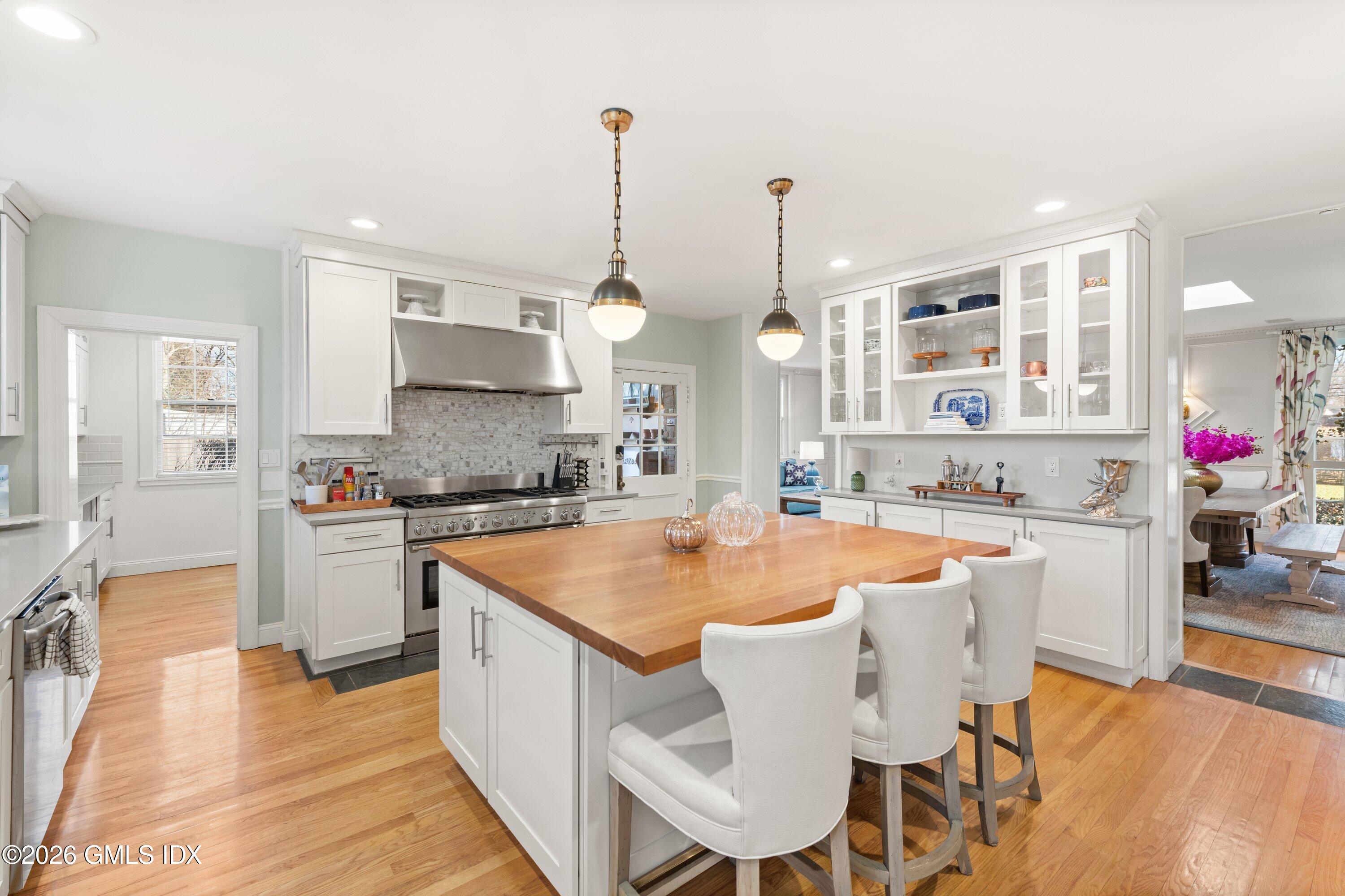 91 Algonquin Road Fairfield, CT 06825 - Photo 26 of 58 5.22 Gourmet Kitchen