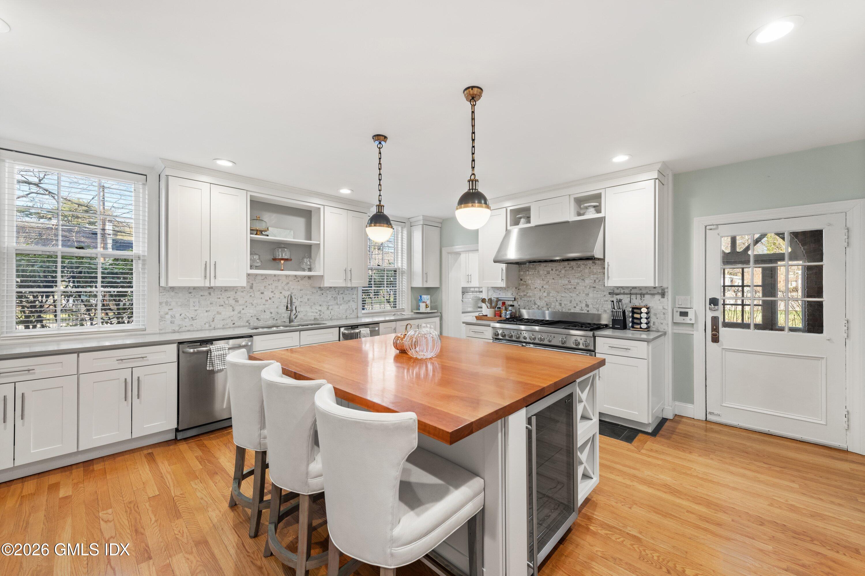 91 Algonquin Road Fairfield, CT 06825 - Photo 27 of 58 5.27 Gourmet Kitchen