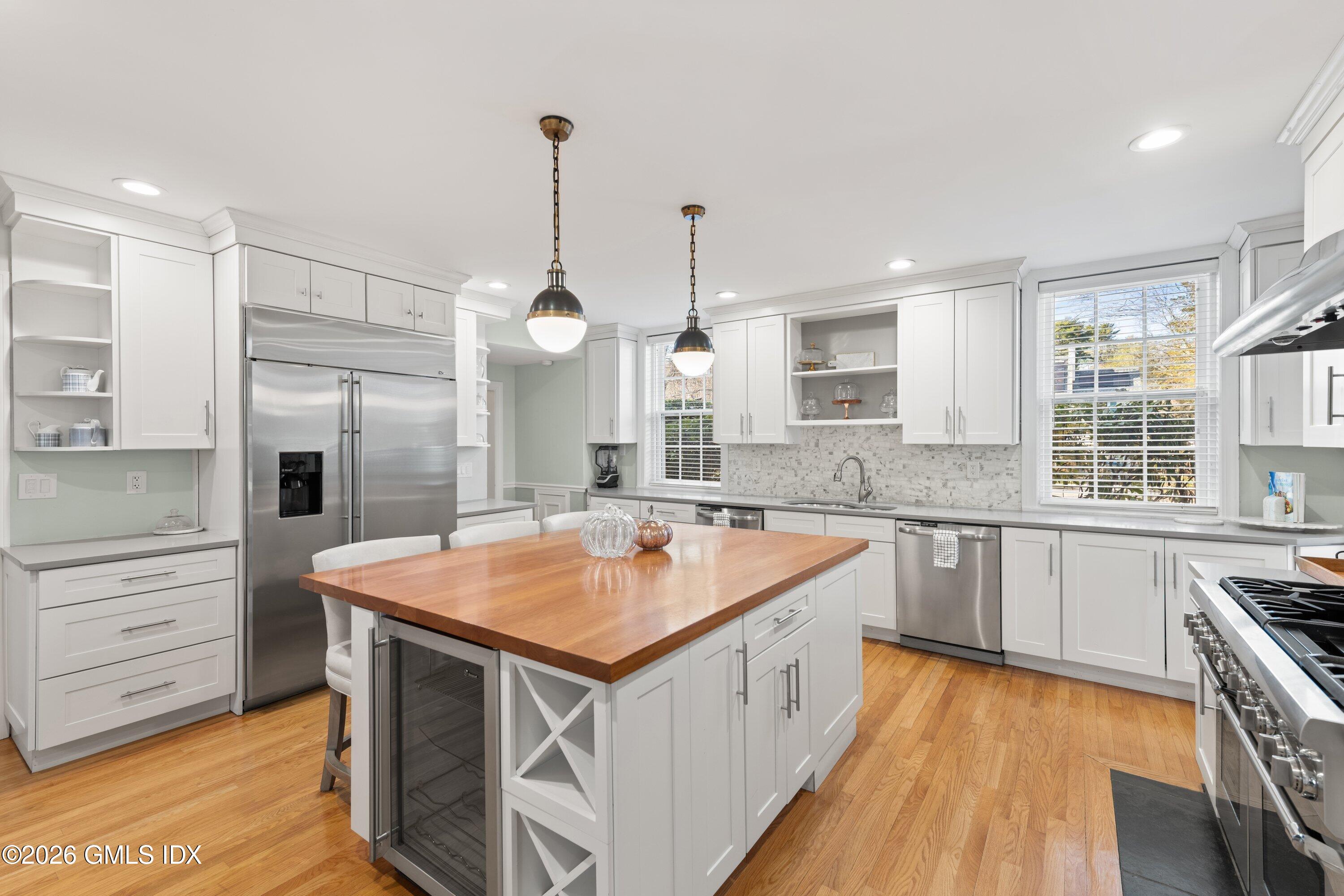 91 Algonquin Road Fairfield, CT 06825 - Photo 28 of 58 5.31 Gourmet Kitchen